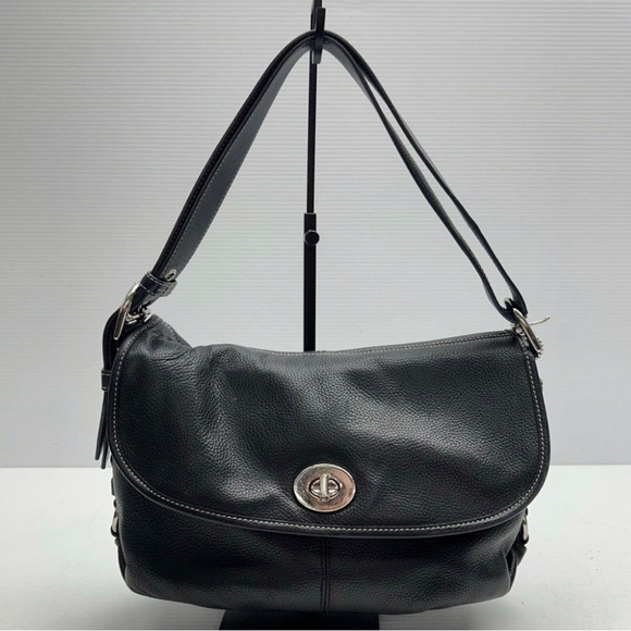 Coach Handbags - Coach Legacy Bag Leather Turn lock Convertible Strap Shoulder Crossbody Coach
